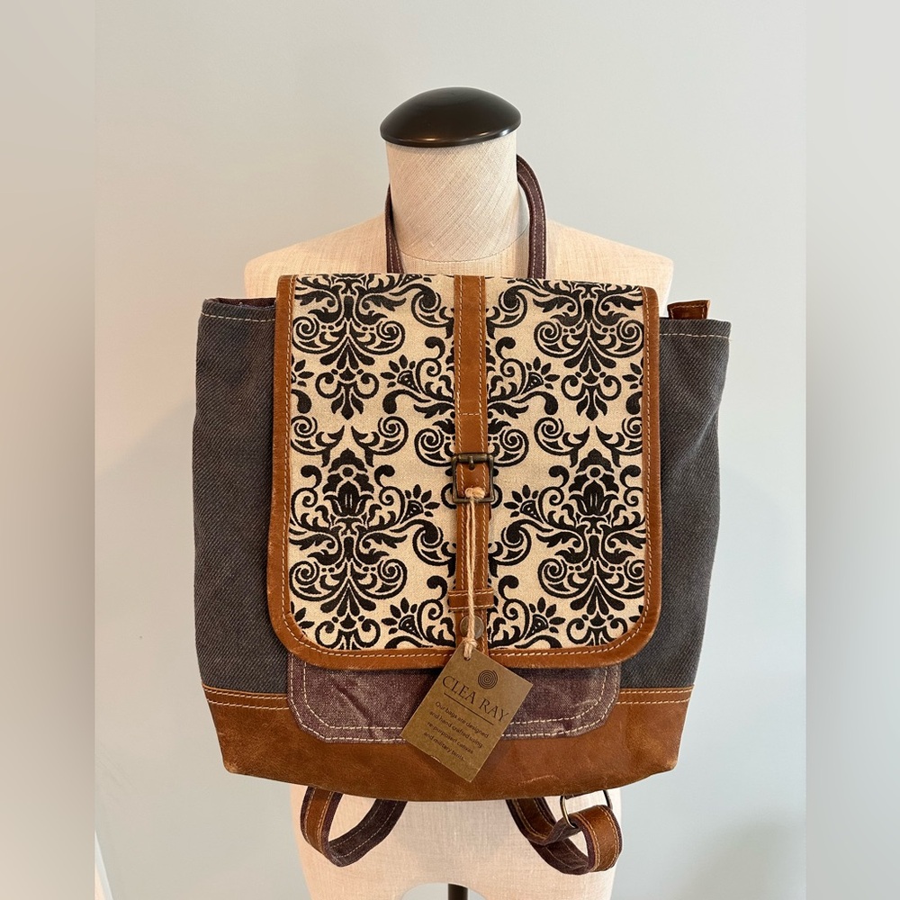 Clea Ray Mixed Fabric Canvas Print Backpack - NWT - Picture 2 of 7